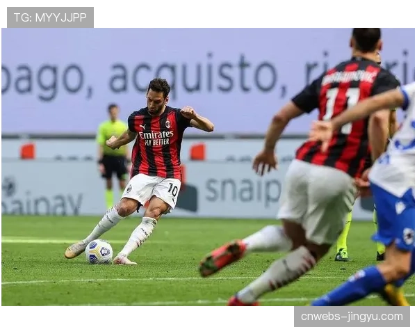 AC米兰迎战科莫，莱奥状态火热成进攻关键